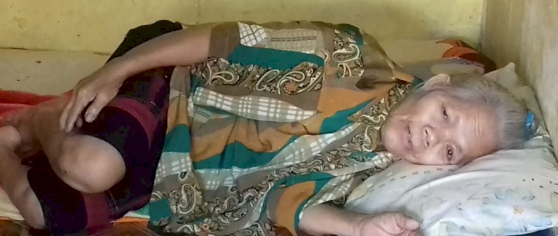 Kisah nenek Ludya, pengidap kanker yang berjuang hidup dengan berjualan bambu