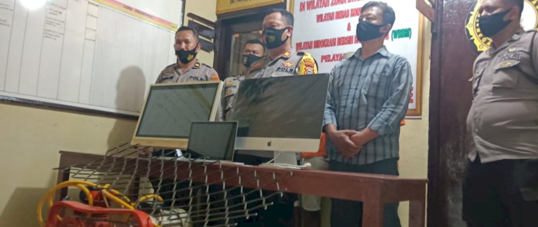 Kapolsek Soreang, AKP Murwanto bersama jajarannya saat merilis penangkapan dua pelaku pencuri elektronik.