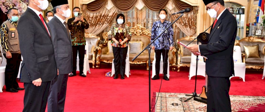 Proses pelantikan komisari PT Jamkrida oleh Gubernur Sulsel, HM Nurdin Abdullah.