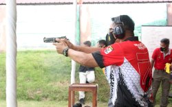 Kombes Adeni Muhan Juara I Lomba Menembak HUT Ke-75 Brimob