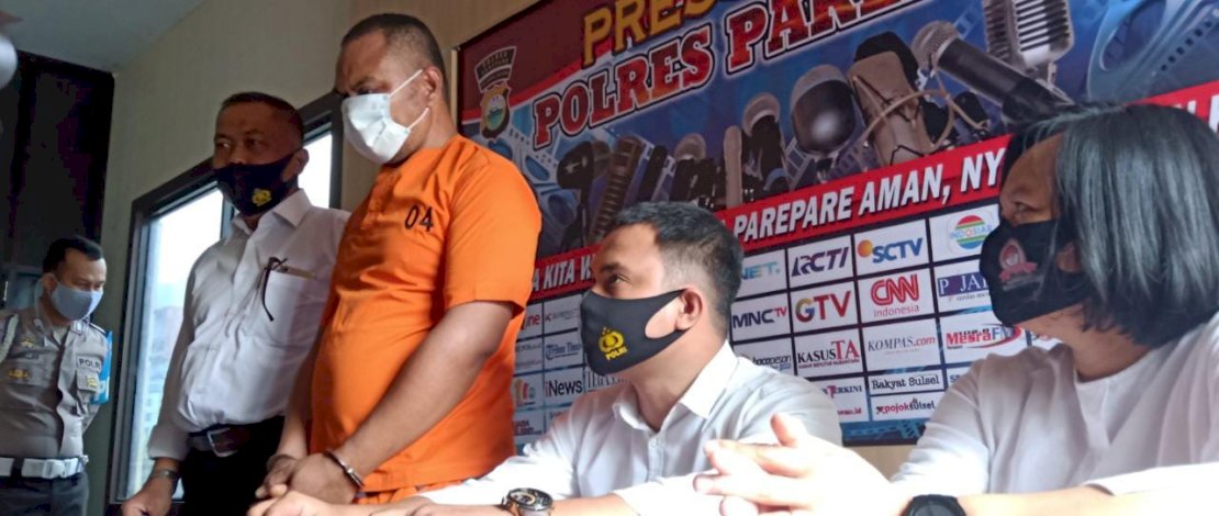 Pelaku pencabulan anak di bawah umur, BR, digelandang ke Mapolres Parepare.