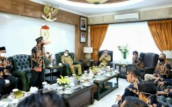 Pj Wali Kota Minta LPM Ikut Berkontribusi Edukasi Warga