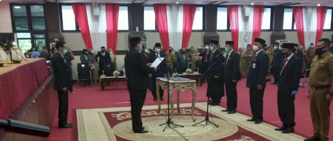 Proses pelantikan pejabat di Pemprov Sulsel, Senin kemarin.