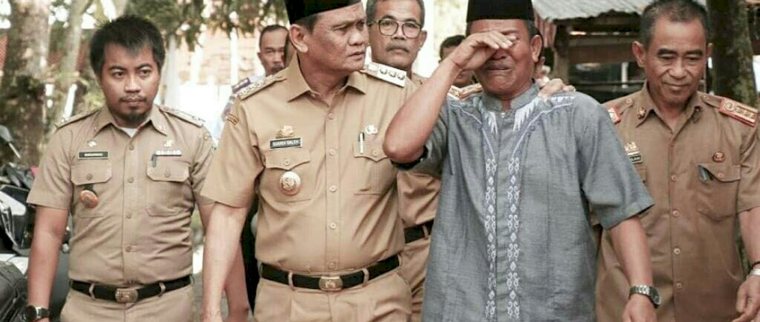 Potret Bupati Barru, Suardi Saleh yang perhatian terhadap masalah rakyatnya.