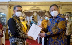 Nurdin Abdullah Dilantik Jadi Ketum Persada Sulsel