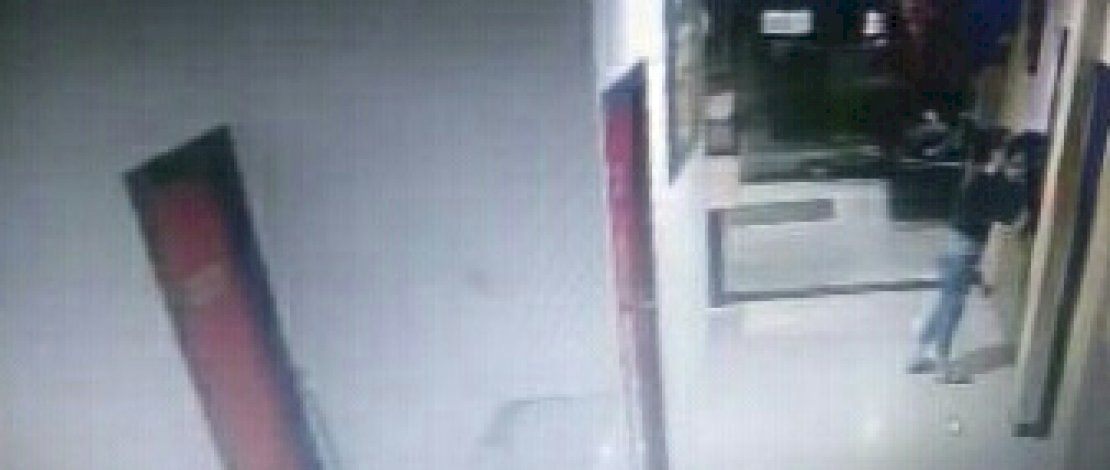 Tangkapan layar CCTV.