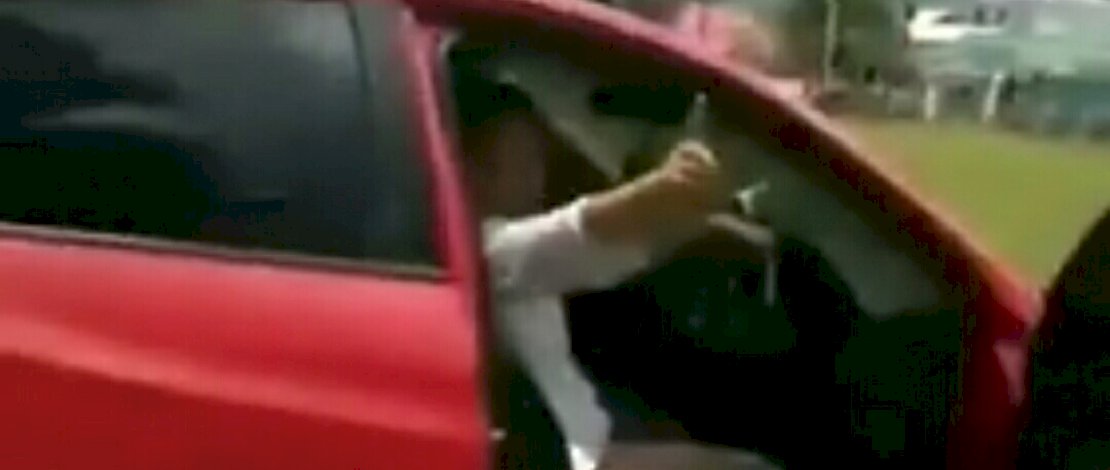 Tangkapan layar duel ibu-ibu di Mamuju.