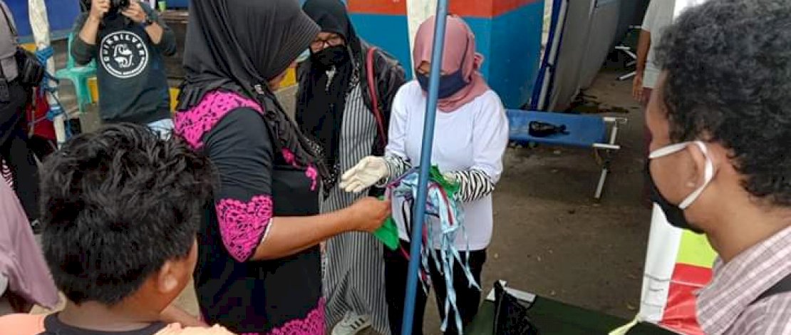 IMIKI Cabang Maluku Utara Wilayah Lima Bagikan Masker Gratis