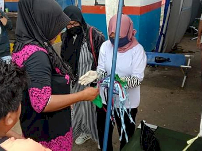 IMIKI Cabang Maluku Utara Wilayah Lima Bagikan Masker Gratis