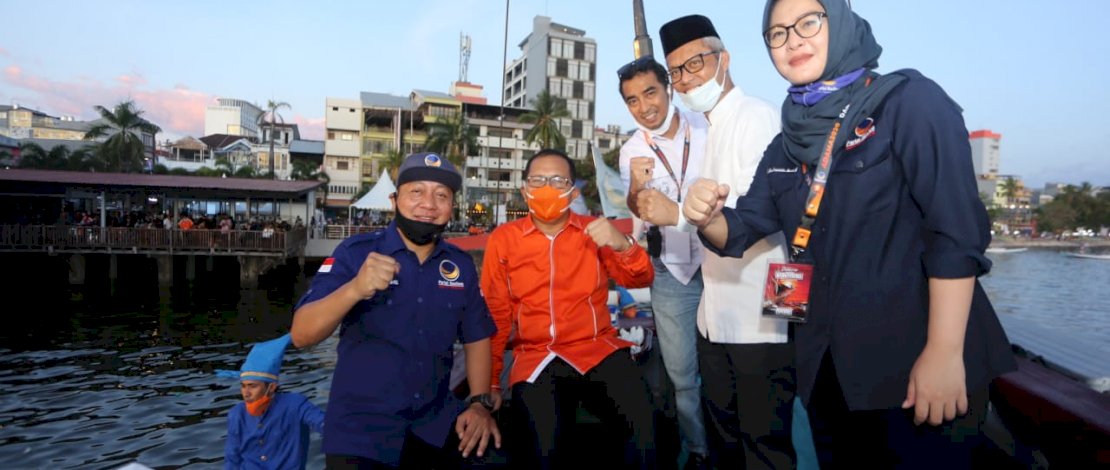 Iqbal Djalil (kedua kanan), bersama tim elite Danny-Fatma.