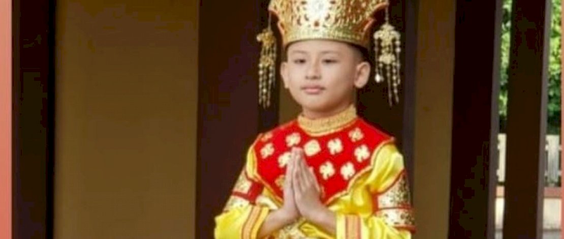 Muhammad Izzam Athaya saat pemotretan untuk uang kerta Rp75 ribu.