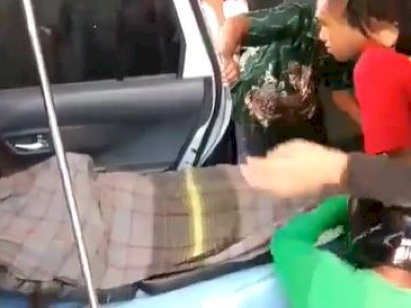 Beredar Video Jenazah Dinaikkan ke Taksi Online, Begini Penjelasan RSUD Syekh Yusuf