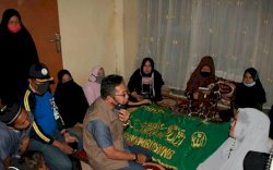 Detik-detik Pedagang Pasar Senggol Terjebak Api Saat Selamatkan Dagangannya