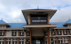 TPNPB-OPM Serang Kantor Bupati Intan Jaya, Klaim Ada TNI Tertembak