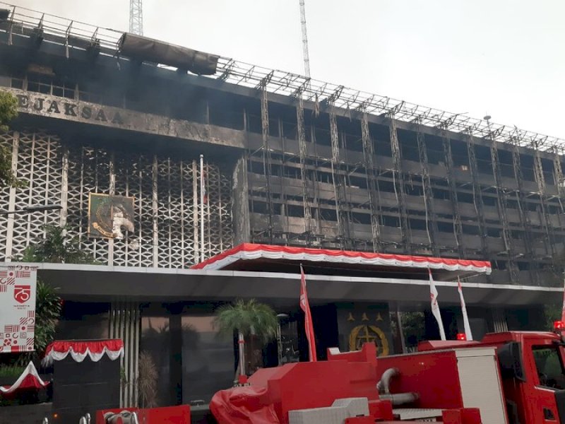 Butuh 11 Jam Api Dipadamkan, Seluruh Gedung Kejagung Habis Terbakar