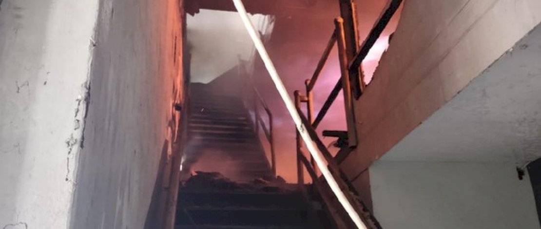 Ruko terbakar di Jl Nusantara, Makassar.