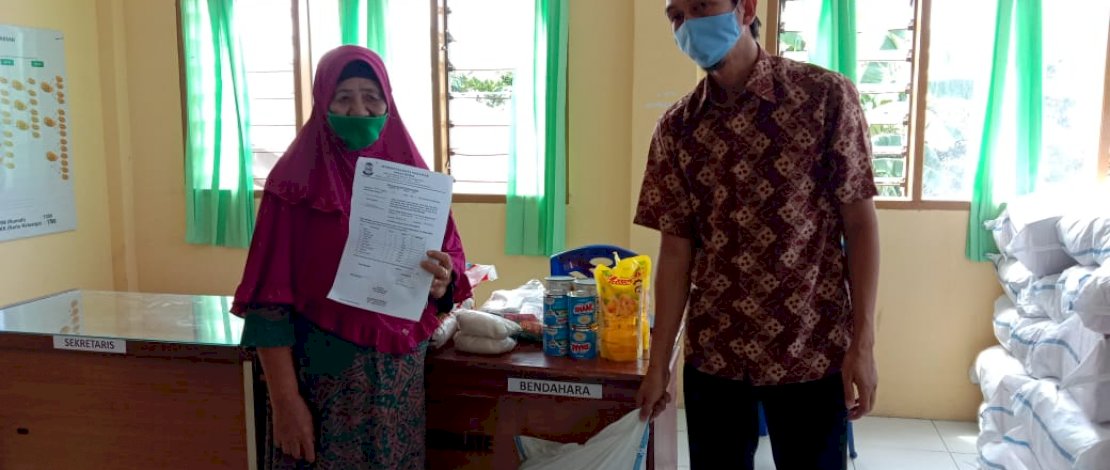 Lurah Manuruki Terapkan Standar WHO bagi Penerima Bantuan Covid-19