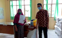 Lurah Manuruki Terapkan Standar WHO bagi Penerima Bantuan Covid-19