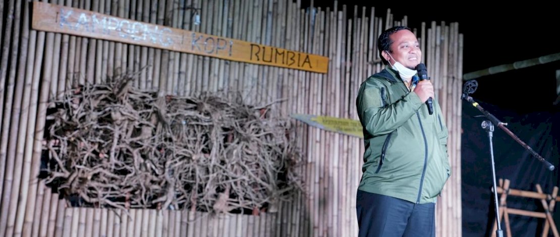 Wagub Sulsel, Andi Sudirman Sulaiman di Kemah Kopi Rumbia, Jeneponto.