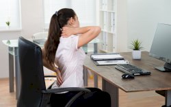 Cara Mengatasi Sakit Punggung dan Leher saat WFH