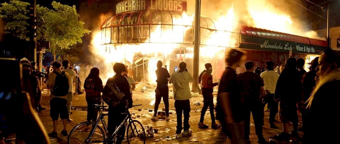 Suasana kerusahan di Amerika Serikat. FOTO/Reuters Suasana kerusahan di Amerika Serikat. FOTO/Reuters