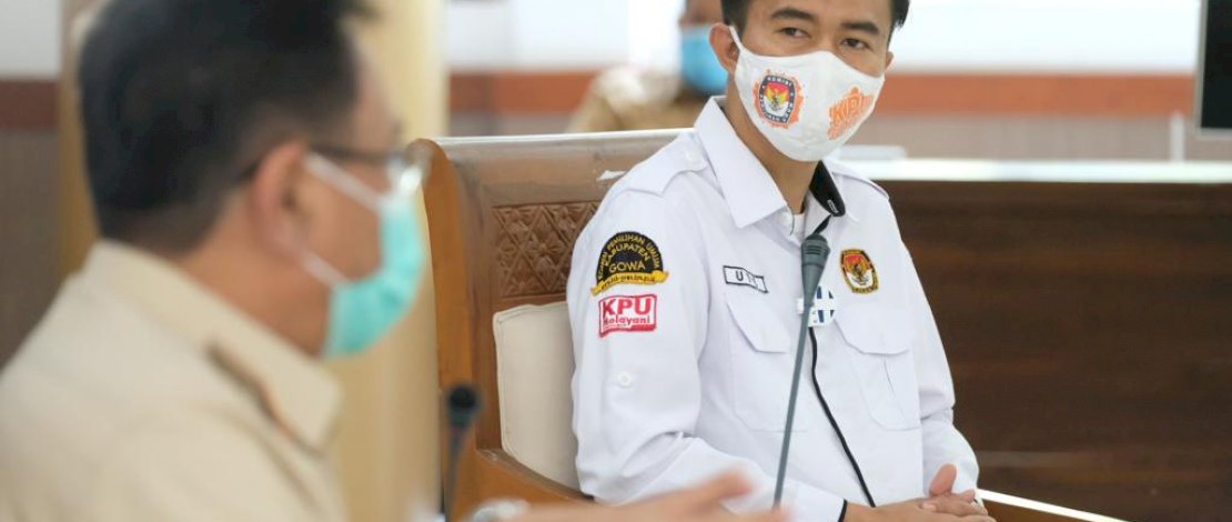 Ketua KPU Gowa, Muhtar Muis dan Andi Aslam Patonangi. IST