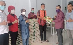Sahabat Peduli Percayakan kepada Kombes Salurkan 107 Zak Beras 5 Kg