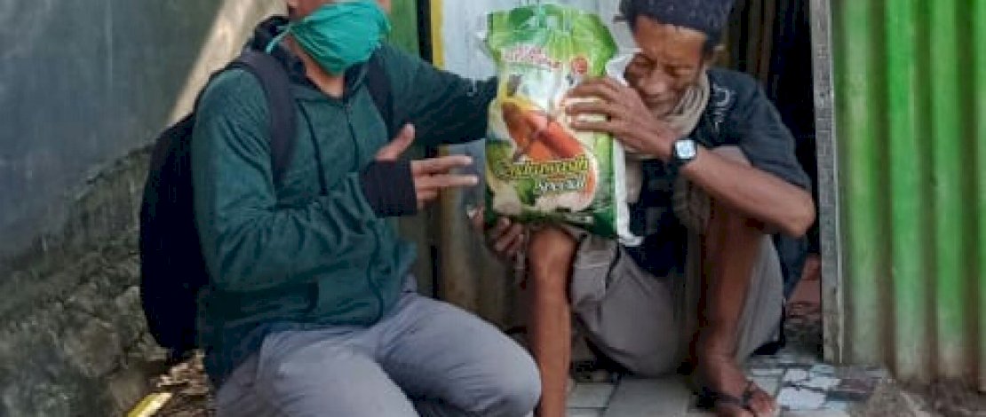 Pengurus Kombes Makassar mulai menyalurkan bantuan beras dari donatur. 
