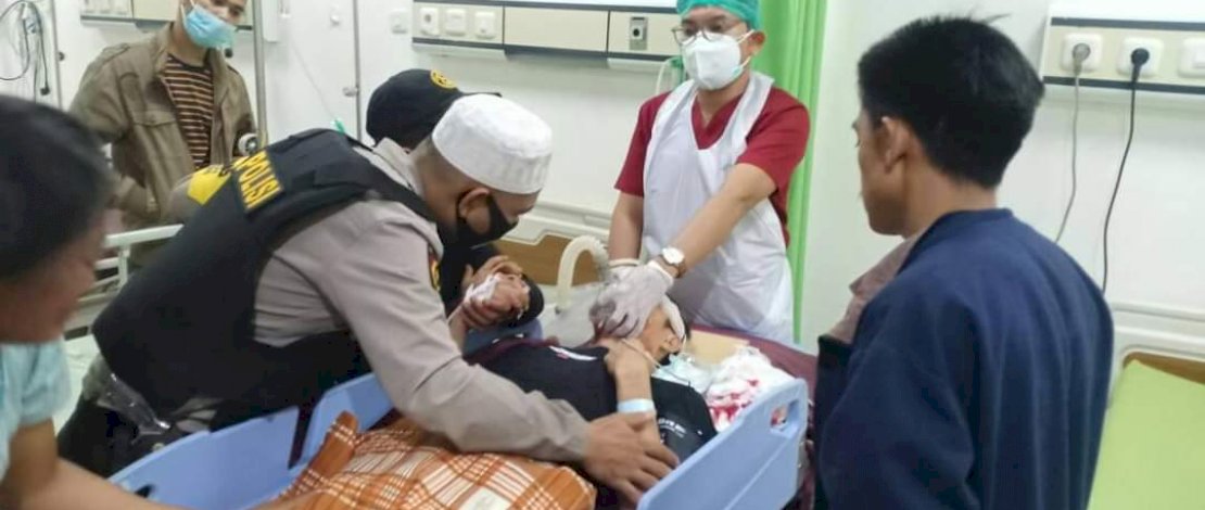 Anjas saat kritis di rumah sakit.