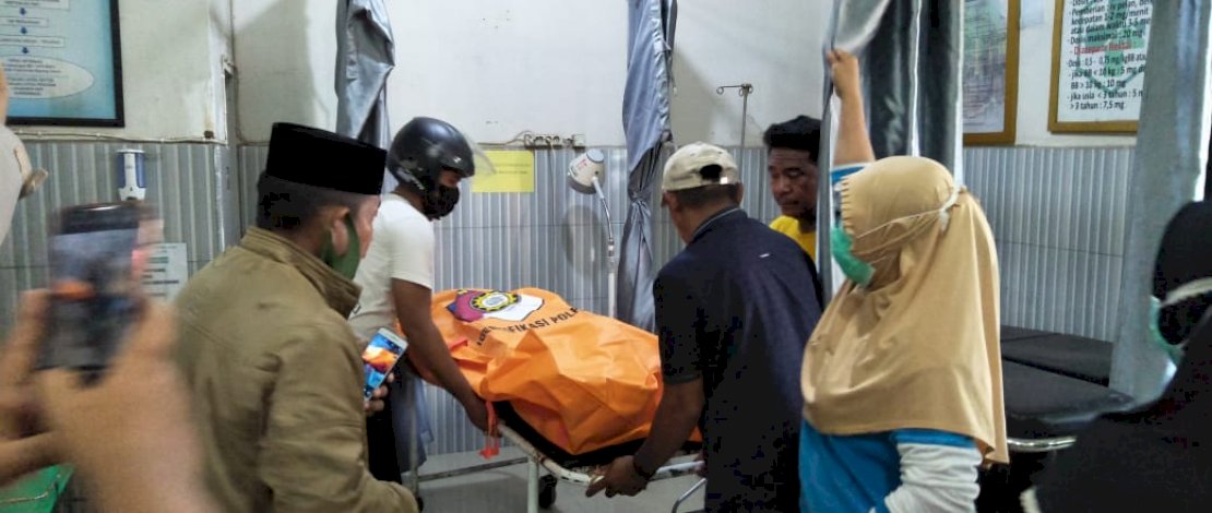 Foto-foto penemuan dan evakuasi jasad korban penikaman di Bajeng, Gowa. (Foto: Subag Humas Polres Gowa).