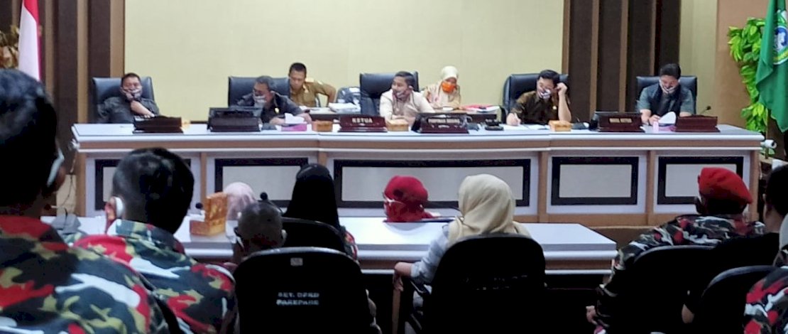 Suasana hearing LMP Parepare dengan DPRD, Pertamina dan dinas terkait.