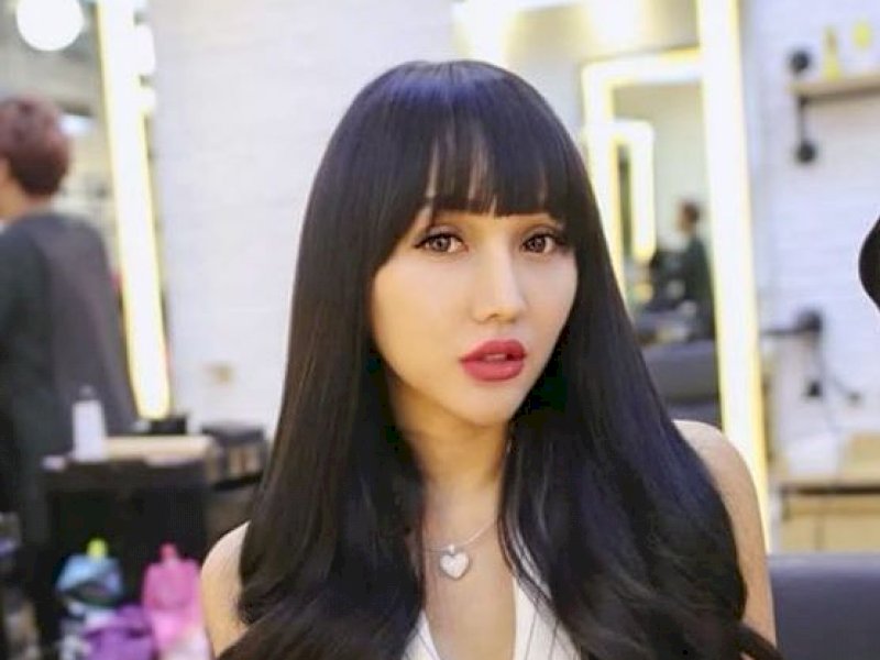  Ingin Jadi Lisa Blackpink, Lucinta Luna Rela Habiskan Uang Miliaran Untuk Operasi Plastik