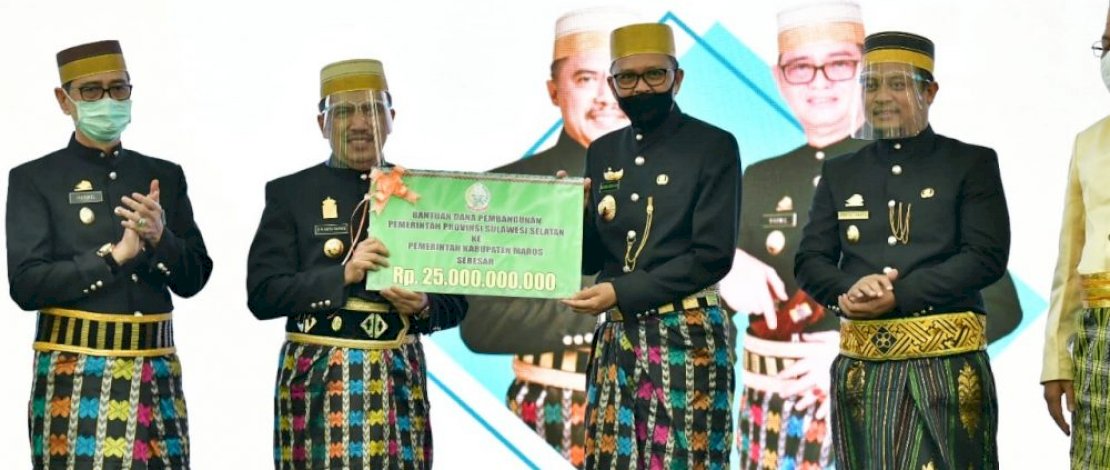 HUT ke-61 Maros, Gubernur Sulsel Serahkan Bantuan Rp 25 Miliar