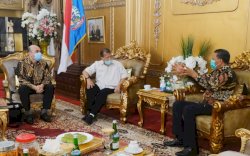 Nurdin Abdullah dan Hamid Awaluddin Bahas Covid-19 Hingga Kelistrikan