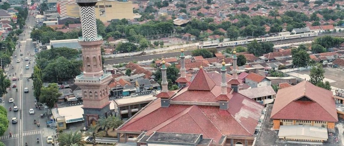 9 Masjid di Indonesia yang Menyimpan Cerita Misterius