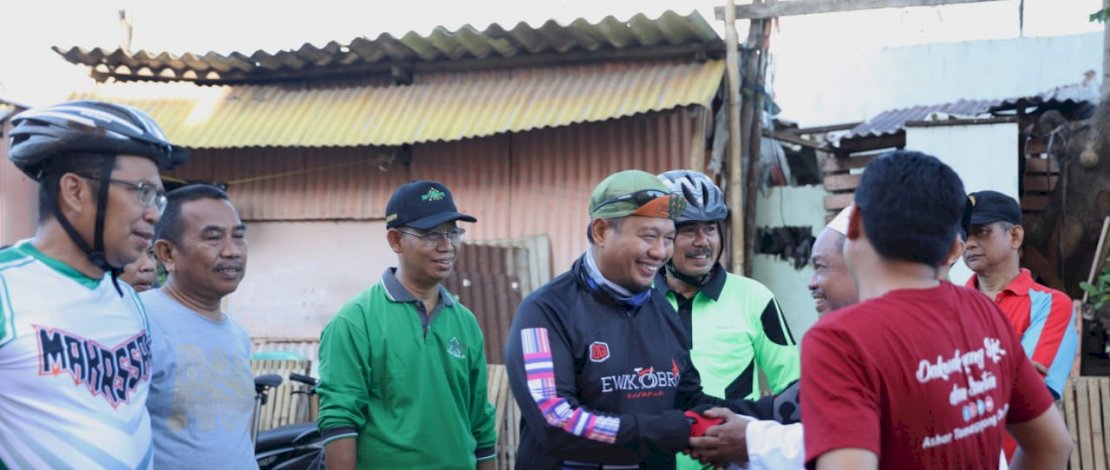 Peringati Hari Lahir NU, Iqbal Suhaeb Bersih&ndash;bersih Masjid Nurul Amal Tamalabba