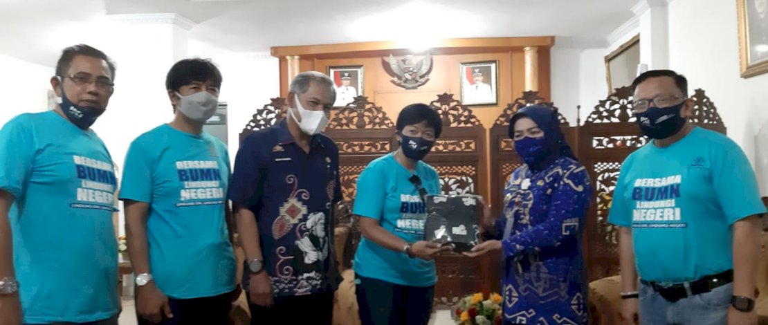 Pj Sekkab Gowa Terima Bantuan 1500 Pcs Masker Dari PT IKI