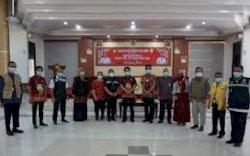 Bantu Gowa Tekan Penularan Covid, Kemenkes RI Serahkan Bantuan APD