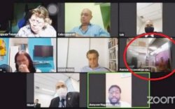 Pasangan Ini Ketahuan Berhubungan Intim saat Rapat Dewan