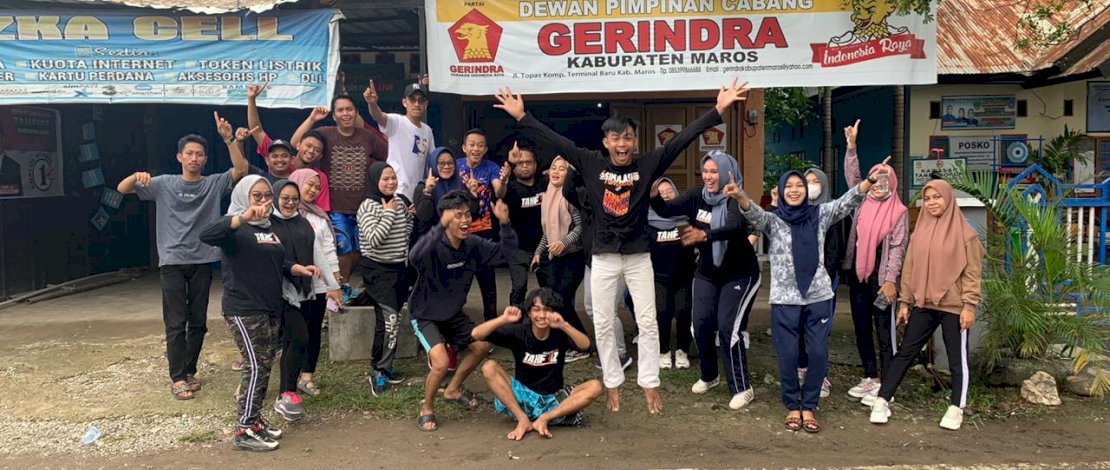 Milenial Tahfidz usai senam di depan kantor DPC Partai Gerindra Maros, Minggu, 22 November 2020.