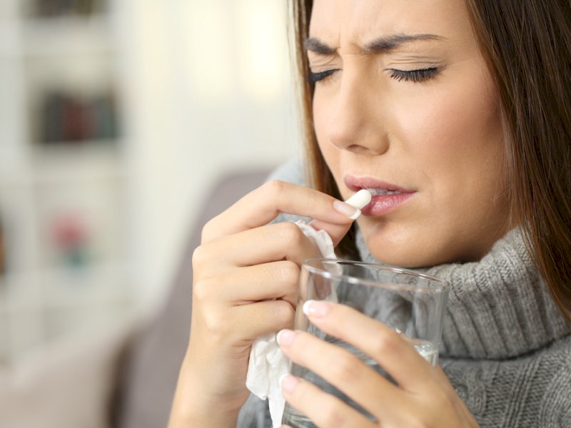 Bolehkah Minum Obat dengan Air Dingin?
