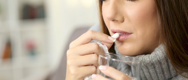 Bolehkah Minum Obat dengan Air Dingin?
