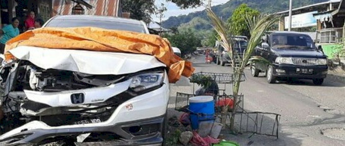 Mobil yang menabrak korban Adi hingga tewas.