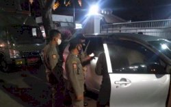 Oknum PNS Kepergok Berhubungan Badan di Mobil, Dicambuk 18 Kali