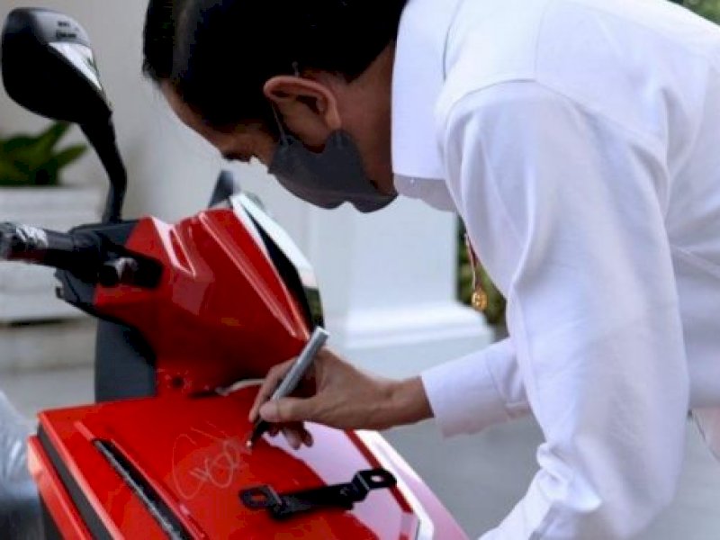 Parah! Pemenang Lelang Motor Milik Jokowi Ternyata Penipu