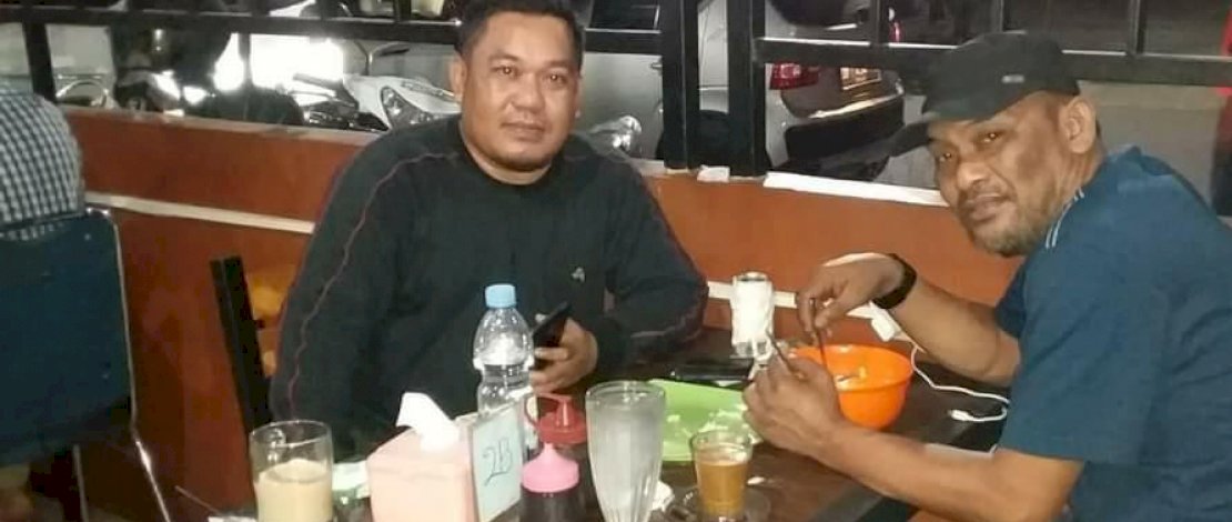 Dua aktivis antikorupsi, Muh Ansar dan Djusman AR.
