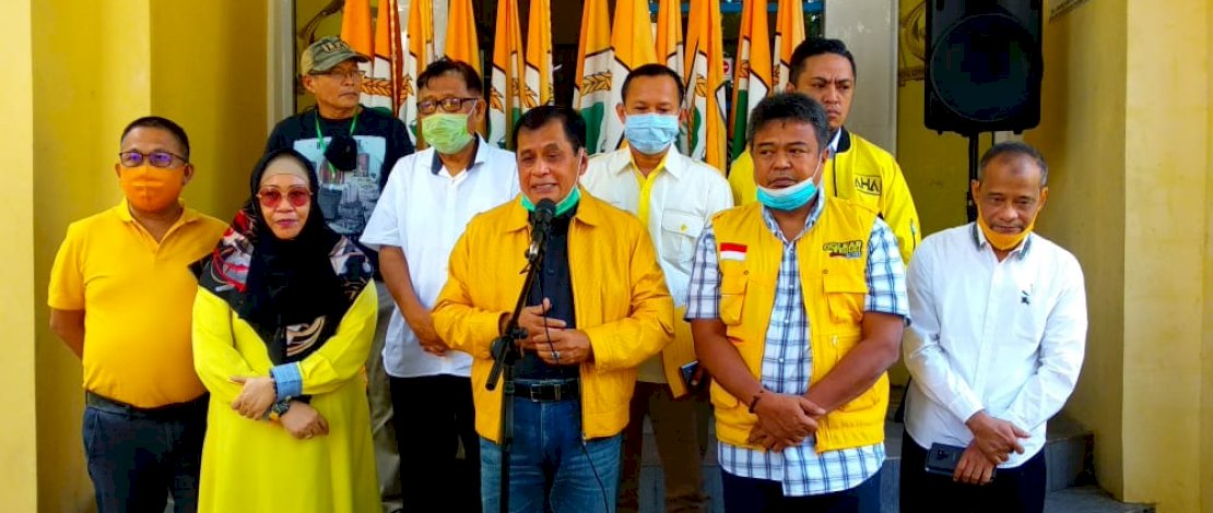 Ketua Golkar Sulsel, Nurdin Halid, memberi keterangan seputar Musda Golkar Sulsel di Jakarta.