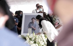 Tangis Histeris Warnai Perpisahan Terakhir Glenn Fredly