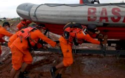 Terapung Selama Satu Malam, 4 Nelayan Ditemukan Selamat