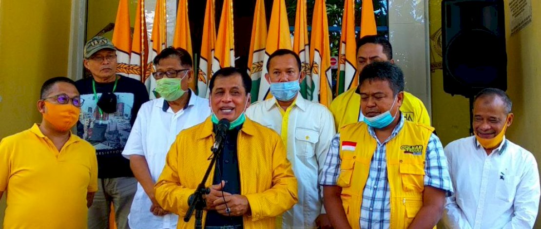 Nurdin Halid dan pengujung Golkar Sulsel.